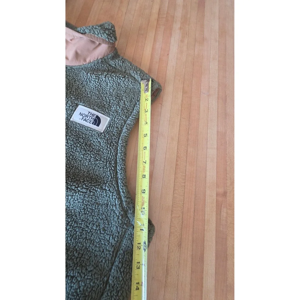 The North Face Mens Royal Arch Sherpa Fleece Vest Military Olive Green XXL